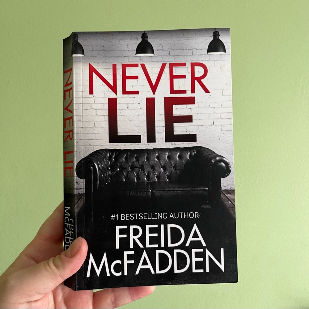 📚 4/25$ 📚 Never Lie by Freida Mcfadden | Booktok Thriller Book